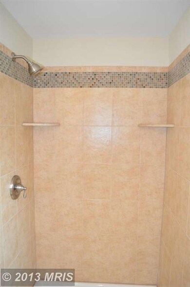 9504 Gunview Rd, Nottingham, MD 21236 - photo 7