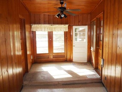 208 Pershing Ct, Davenport, IA 52803 - photo 6