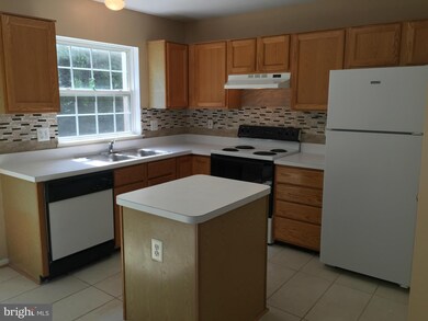 1882 Tiger Lily Cir unit 1, Woodbridge, VA 22192 - photo 5