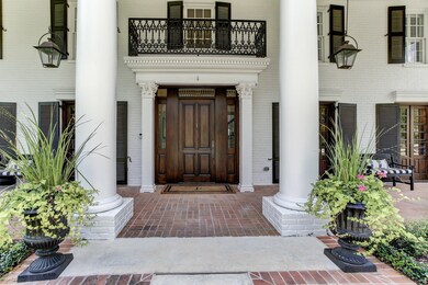 204 Kensington Ct, Houston, TX 77024 - photo 3