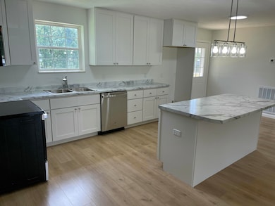 825 Quiet Oaks Way, Dandridge, TN 37725 - photo 7