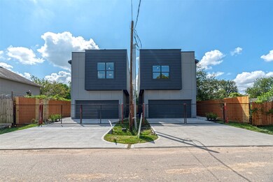 5009 Golden Forest Dr, Houston, TX 77091 - photo 3