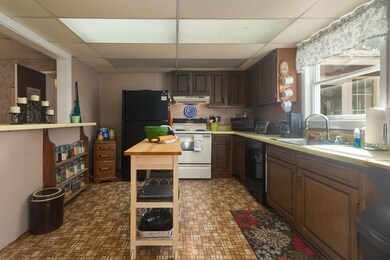 91 S 10th, Plainwell, MI-08 (2)