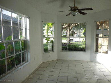 4 - DINING NOOK