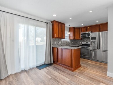 945 Riverside Dr unit 4C, Methuen, MA 01844 - photo 6