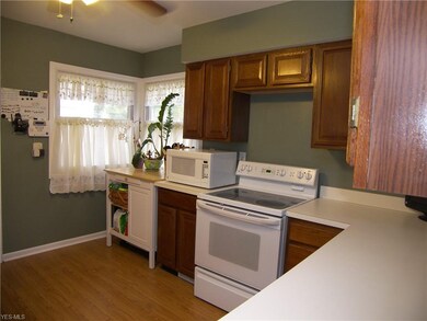 2369 E 42nd St, Lorain, OH 44055 - photo 4