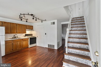 3229 Tartarian Ct, Halethorpe, MD 21227 - photo 6