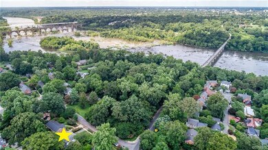 Literally steps to The James River, historic Nicke