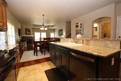 1715 W Vicksburg Place, Broken Arrow, OK 74011 - photo 7