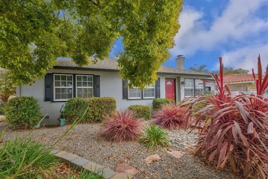 851 Capistrano Dr, Salinas, CA 93901 - photo 2