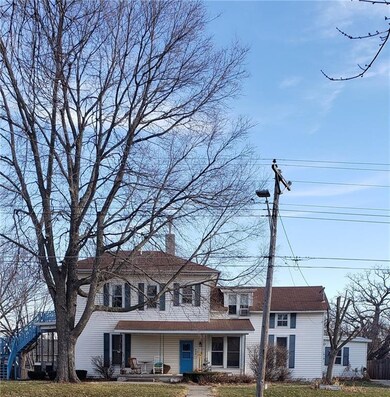 308 W 3rd St S, Newton, IA 50208 - photo 2