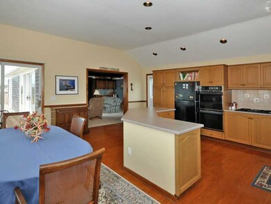 Dining Room. Kitchen/Dining Area
