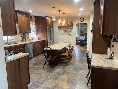 457 the Bend Rd, Greensboro Bend, VT 05842 - photo 2