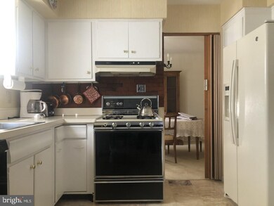 7409 Farmcrest Dr, New Carrollton, MD 20784 - photo 7