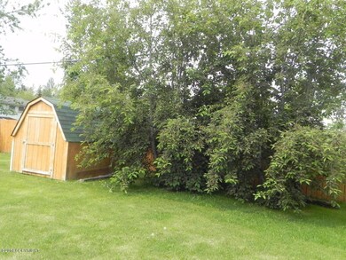 Mature Trees/ Spacious Shed Stays