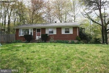 8908 Jandell Rd, Lorton, VA 22079 - photo 2