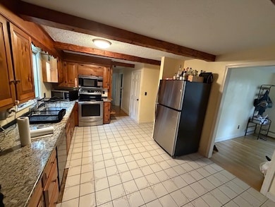 131 E Washington St, Hanson, MA 02341 - photo 5