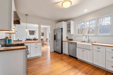 39 Rockland Place, Newton Upper Falls, MA 02464 - photo 6