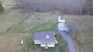 38400 Rafferty Rd, Chilhowie, VA 24319 - photo 4