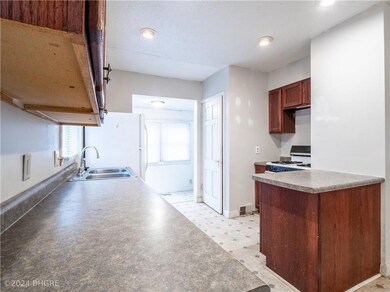 1801 23rd St, Des Moines, IA 50310 - photo 5