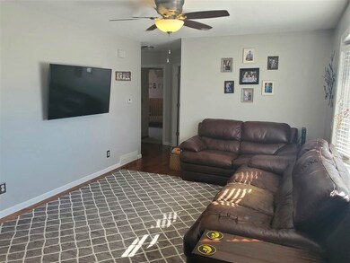 4018 Jill Dr, Waterloo, IA 50701 - photo 7