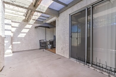 542 S Allred Dr-10