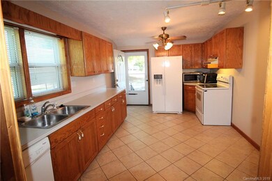 505 Flatrock St unit 311, Clover, SC 29710 - photo 5