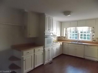 818 Sherwood Rd, Asheboro, NC 27205 - photo 6