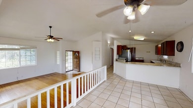 2566 Kilauea Ave unit B, Hilo, HI 96720 - photo 5