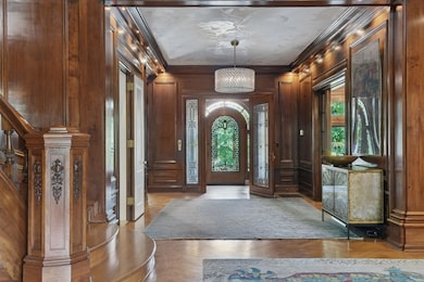 2218 W Lake of the Isles Pkwy, Minneapolis, MN 55405 - photo 3