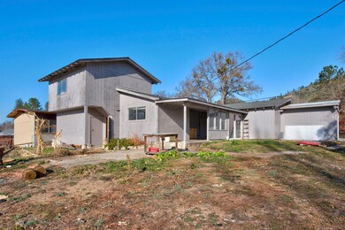 10317 Blackwell Rd, Central Point, OR 97502 - photo 4