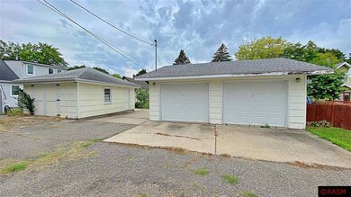 1107 N 4th St, Mankato, MN 56001 - photo 5