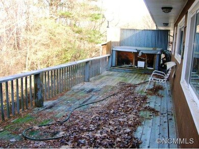 Upper Level Deck