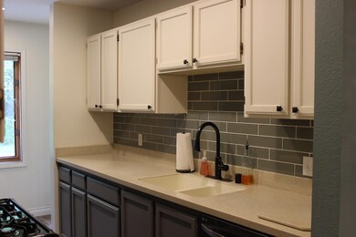 7. Kitchen (1)
