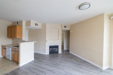 7127 S Durango Dr unit 211, Las Vegas, NV 89113 - photo 3
