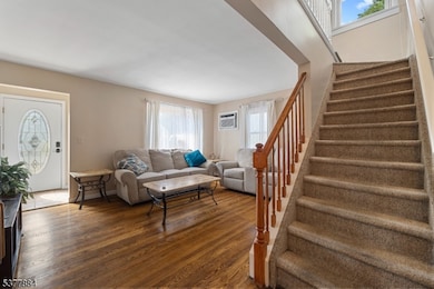 7 Haledon Ct, Haledon, NJ 07508 - photo 2
