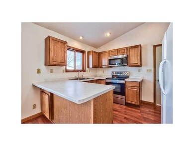 Kitchen. EAT IN KITCHEN WITH STAINLESS STEEL APPLI