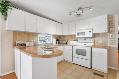 2001 SW 84th Ave, Davie, FL 33324 - photo 2