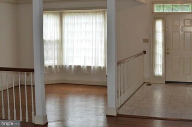 8319 Rising Ridge Way, Bethesda, MD 20817 - photo 2