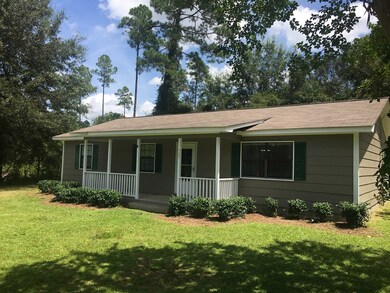 327 Cloverleaf Cir, Bainbridge, GA 39817 - photo 2