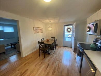 32 Middleton Ave unit W, Newport, RI 02840 - photo 3