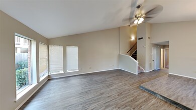 7803 Bateman Ln unit 7803, Houston, TX 77088 - photo 6