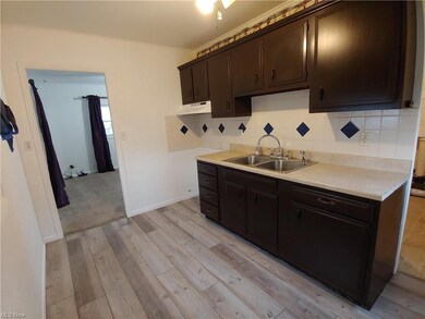 3865 Meadow Ln, Lorain, OH 44055 - photo 6