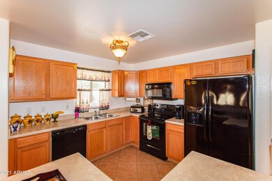 03 Kitchen
