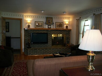 5303 W Quaker Rd, Disputanta, VA 23842 - photo 5