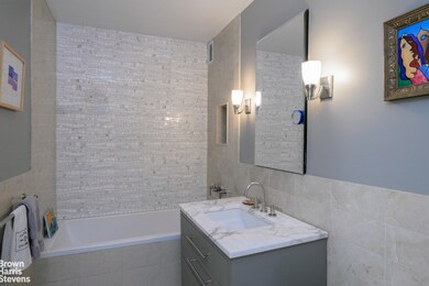 Grosvenor House unit 22A, New York, NY 10011 - photo 7