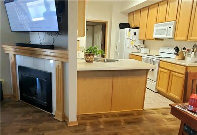 1145 S 52nd St unit 1501, West Des Moines, IA 50265 - photo 4