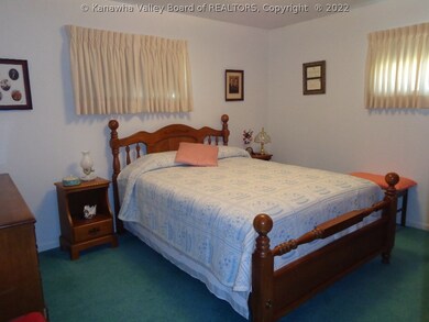 469 16th St, Dunbar, WV 25064 - photo 7