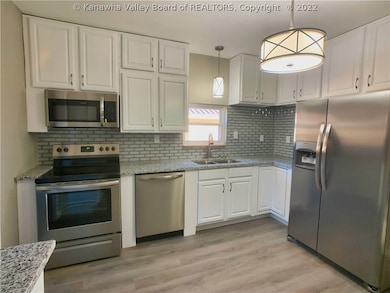 1212 Moore Ave, Dunbar, WV 25064 - photo 7