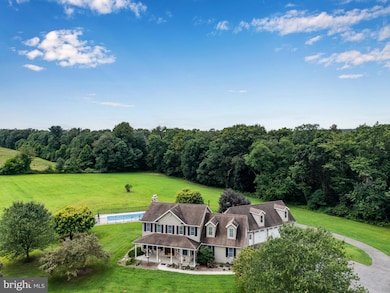 392 Peach Glen Rd, Gardners, PA 17324 - photo 2